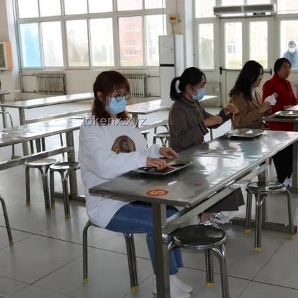 餐厅突袭后的紧急撤离：团队协作与应急响应案例分析